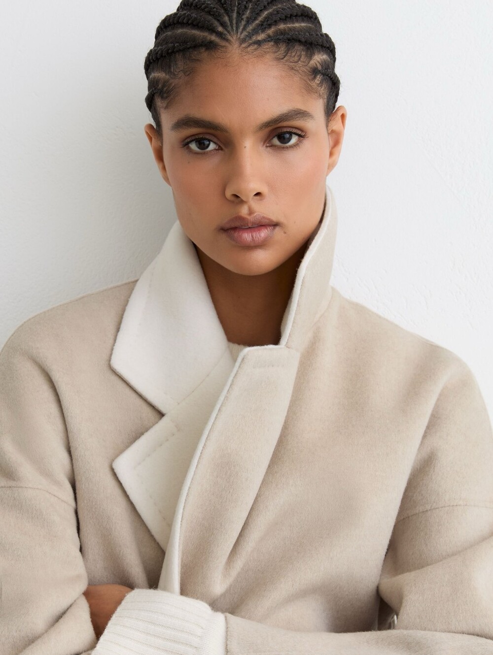 REISS Marcela two tone blindseam coat - Picture 3 of 13